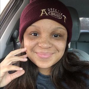 Meet your Posher, Mahogany